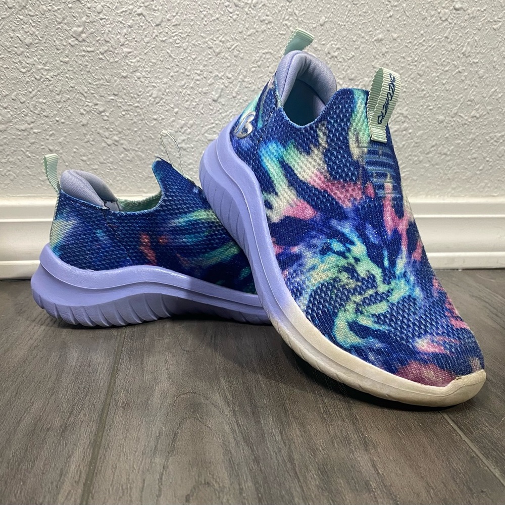 Sketchers stretch fit sneakers